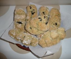 Baguetes de alho com salsa e azeitonas