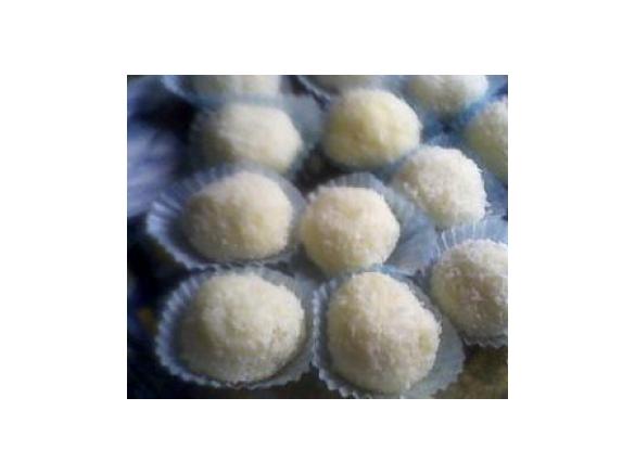 Beijinhos de amêndoa e coco