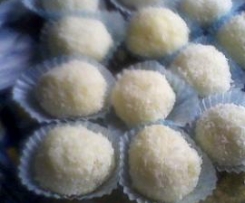 Beijinhos de amêndoa e coco