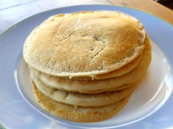 Panqueca doce macia (sem leite, sem ovos, vegan)