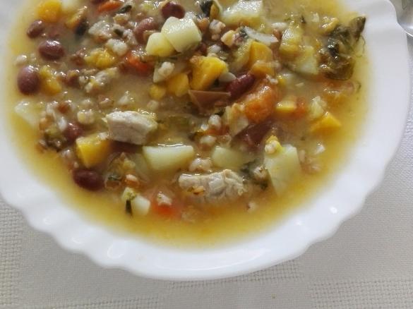 Sopa de trigo (típica madeirense)