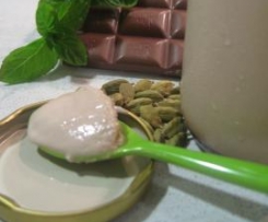Iogurte de Menta, Chocolate de Leite e Cardamomo Verde
