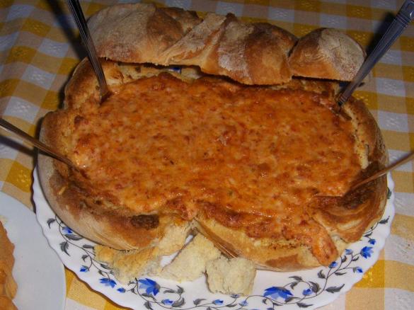 Pão recheado com 3 queijos e chouriça 