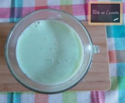chocolate branco quente aromatizado com menta