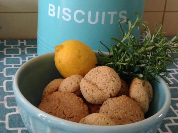 Bolinhos de Aveia alecrim e limão 