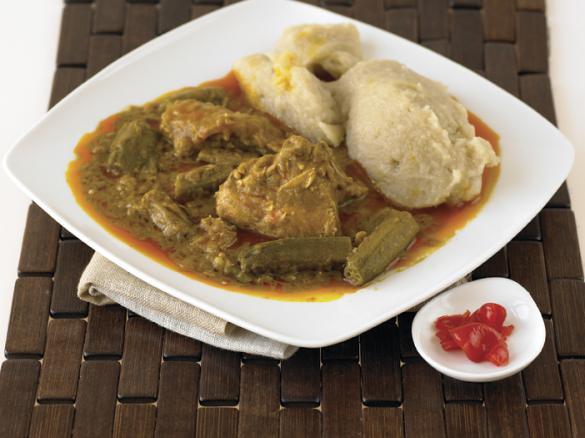 Moamba de galinha com funge