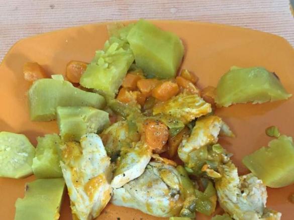 Frango couleur com batata doce ao vapor