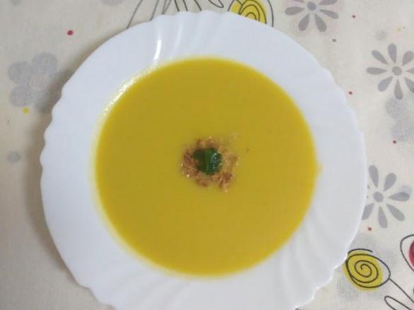 Sopa de cenoura e abóbora
