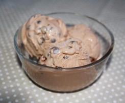 Gelado de Creme de Chocolate e Avelãs com Pepitas de Chocolate