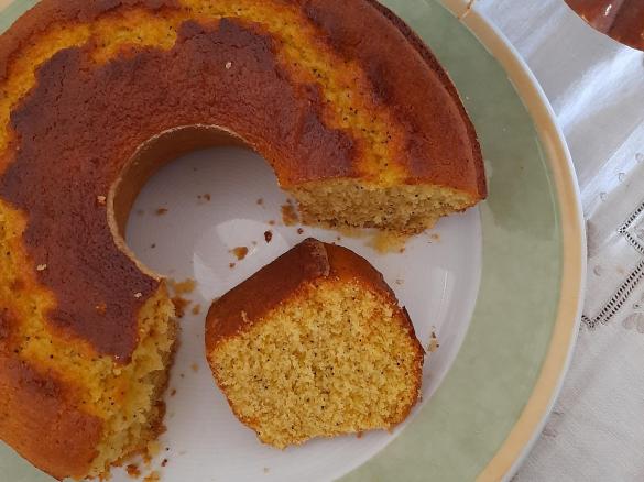 Bolo de Limão com Sementes de Papoila