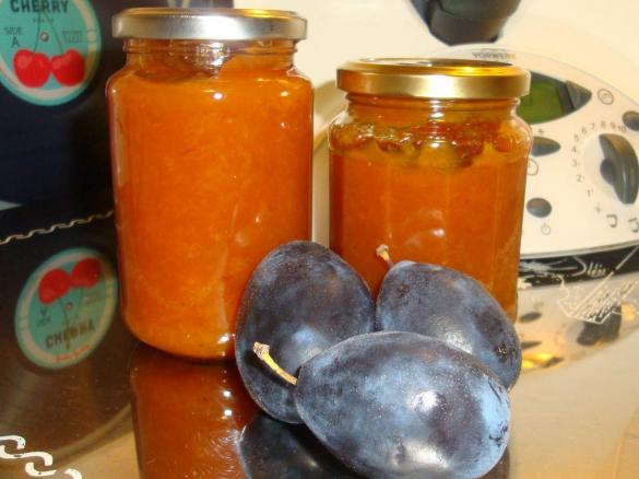 Doce de abrunhos, maçã riscadinha e canela