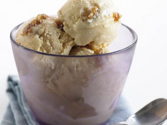 Gelado de caramelo com crocante