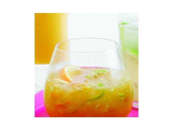 Caipirinha de tangerina e lima