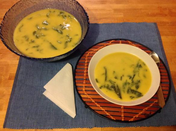 Sopa de legumes com nabiças e gengibre