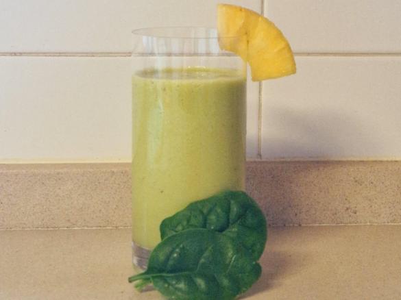 *SUMO DE ABACAXI E ESPINAFRES*