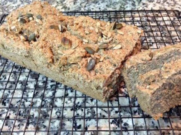 Pão integral com sementes