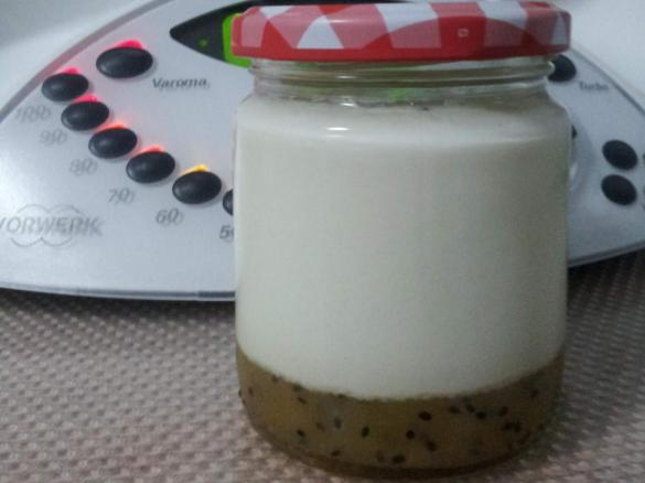 Iogurte com Doce de Kiwi
