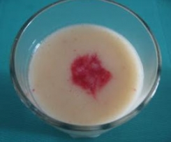 Sumo natural de fruta, linhaça e cidreira