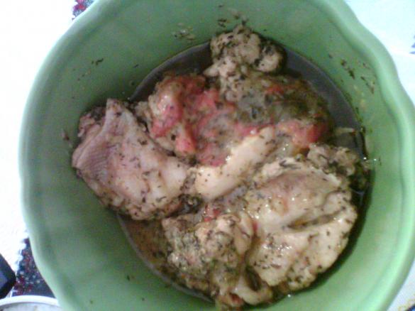 Frango com tomate e ervas aromáticas