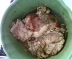 Frango com tomate e ervas aromáticas