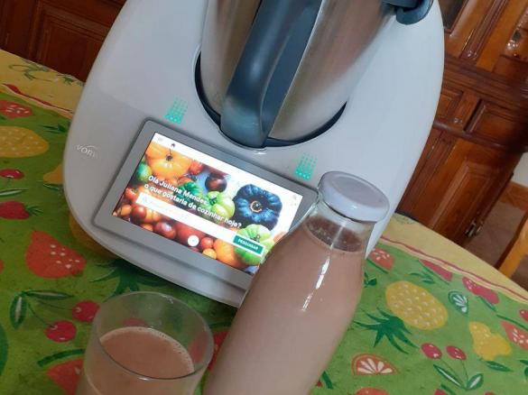 Leite chocolatado "UCAL"