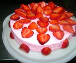 SEMI FRIO DE MORANGO 