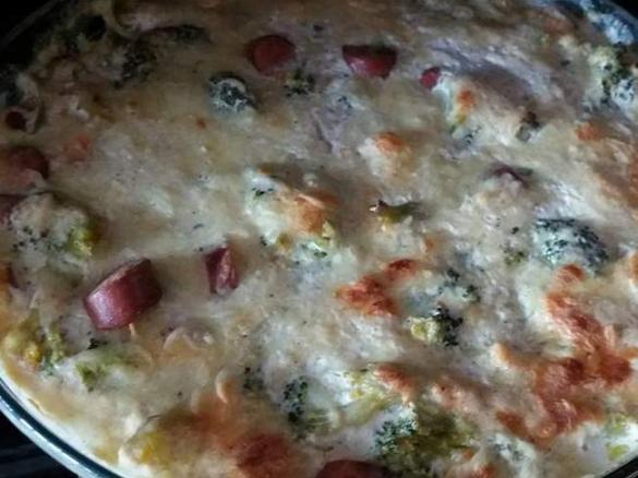 gratinado de broculos e salsichas