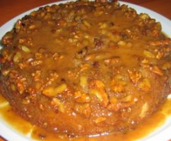 Bolo de caramelo e noz