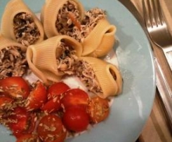 Conchas com Frango, Tomate Cherry e Portobello