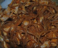 Carne guisada com esparguete