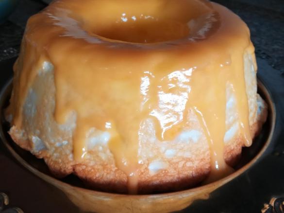 Molotof com doce de ovos