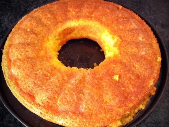 Bolo de laranja cenoura, e curgete 