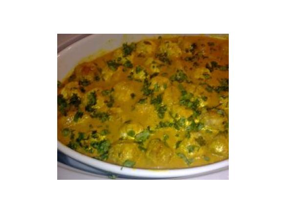 Caril de Almondegas de Aves