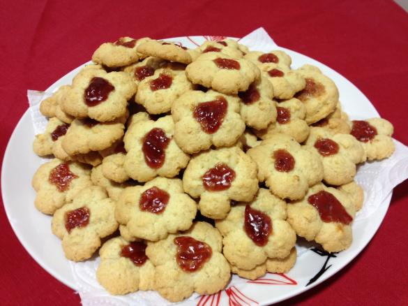 Bolachas de amêndoa e doce de morango