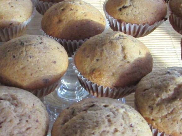 CUPCAKES DE BANANA E CHOCOLATE 