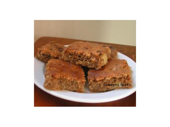 Bolo de casca de banana e maçã