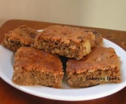 Bolo de casca de banana e maçã