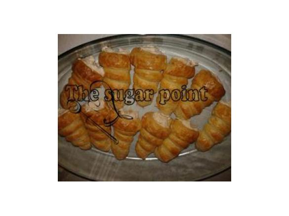 Cornucópias com recheio de Atum