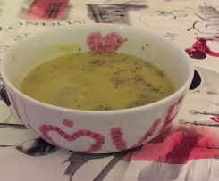 Creme de legumes com couve lombarda e sementes de chia