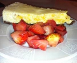 Semi frio de Lima com base Crocante de Chocolate e Morangos com Vinagre de Framboesa