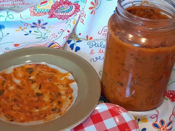 Molho de Tomate para Pizzas com Manjericão e Oregãos