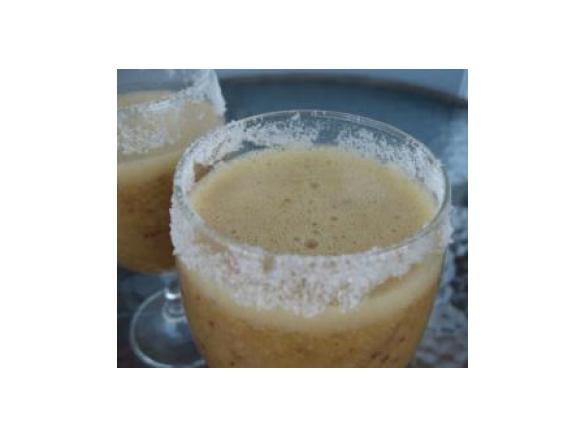 Sumo de banana, laranja e uva