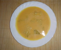 Sopa de grão com chuchu e couve de repolho