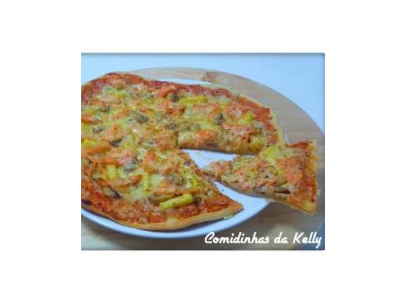 Pizza de salmão fumado e ananás