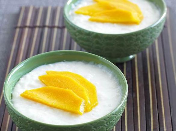 Arroz doce com leite de coco e manga