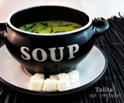 sopa de espinafres e côco com especiarias