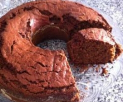 Bolo de beterraba, chocolate e cardamomo