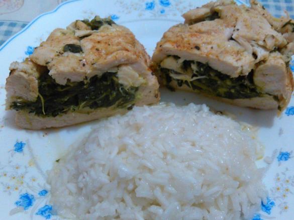 Peito de frango recheado com espinafres