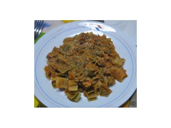 Atum com massa e orégãos