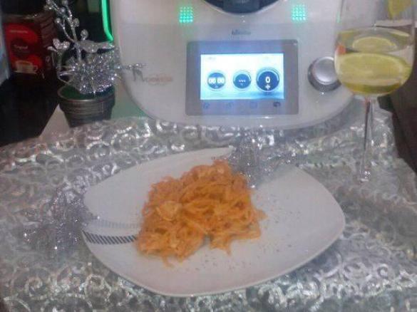 cubos de frango com esparguete